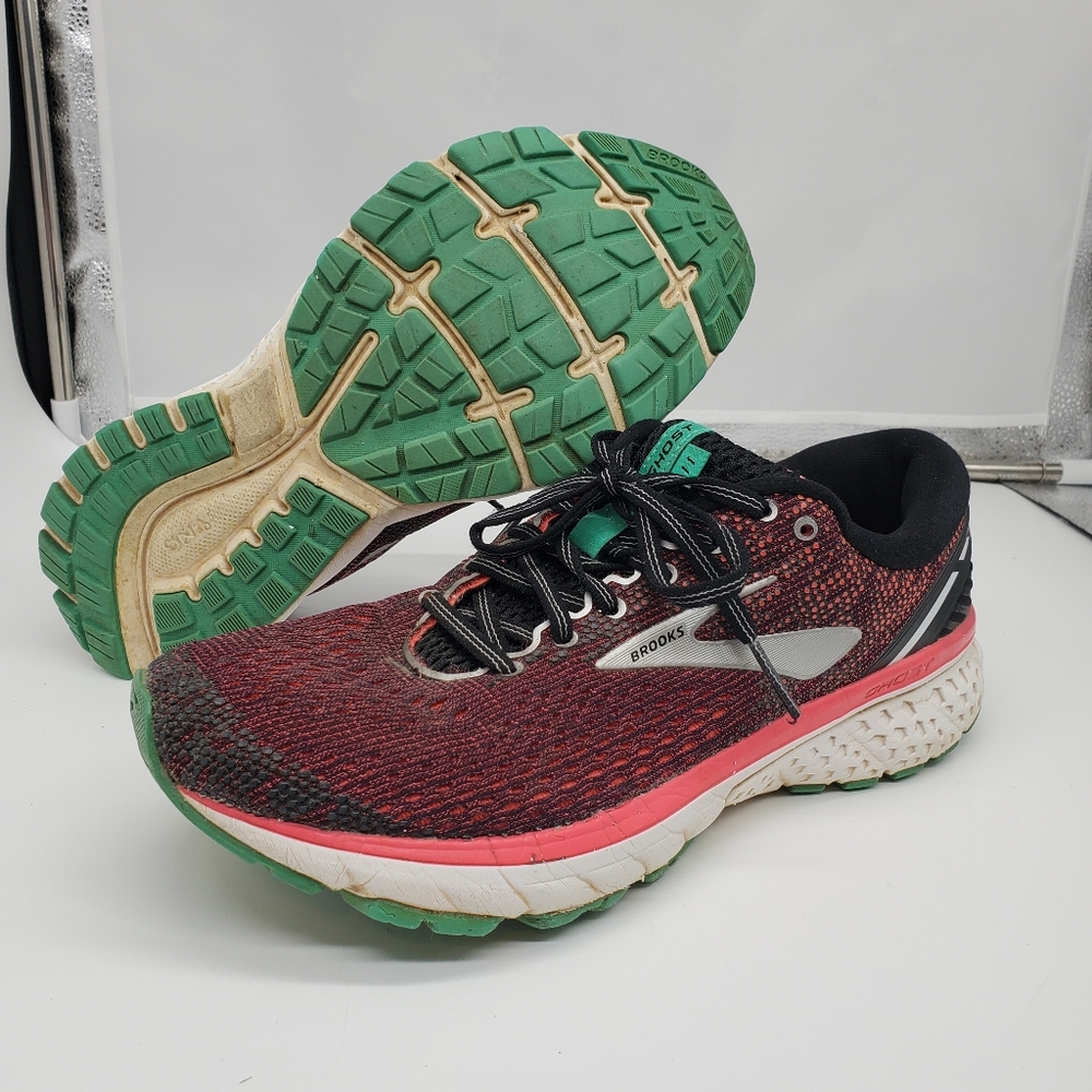 Womens Sz 10.5 B Brooks Ghost 11 Running Shoe Pink Black 1202771b017